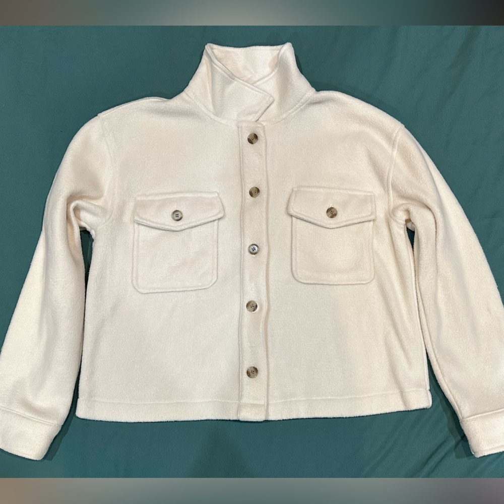 Altar’d State shacket, Size Small, Ecru color. EUC. Button down with pockets.